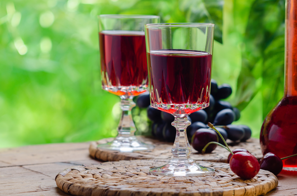Ratafia,-,Tipical,Italian,Sweet,Alcoholic,Beverage,,Either,A,Fruit-based